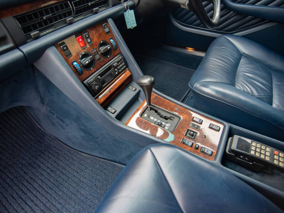 Bild 19/28 von Mercedes-Benz 500 SE (1988)