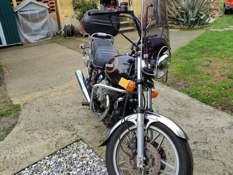 Immagine 6/12 di Moto Guzzi V35 C (1983)