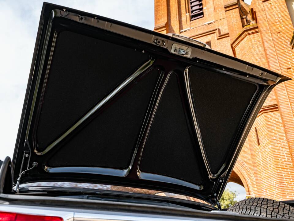 Image 27/86 of Mercedes-Benz 300 SE (1965)