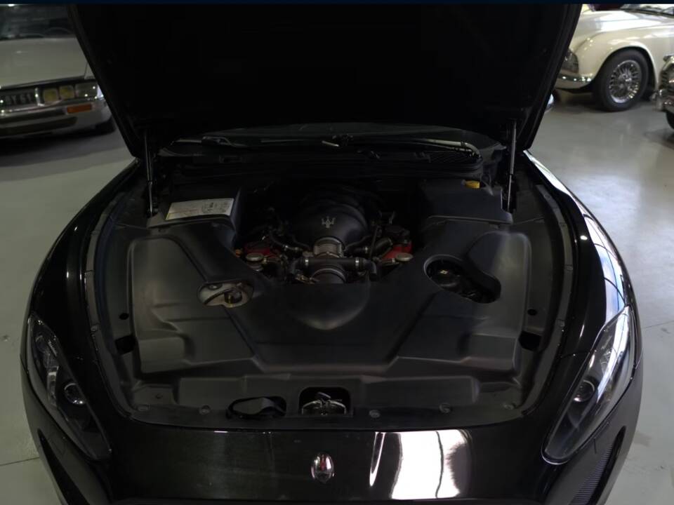 Image 23/34 of Maserati GranTurismo Sport (2014)