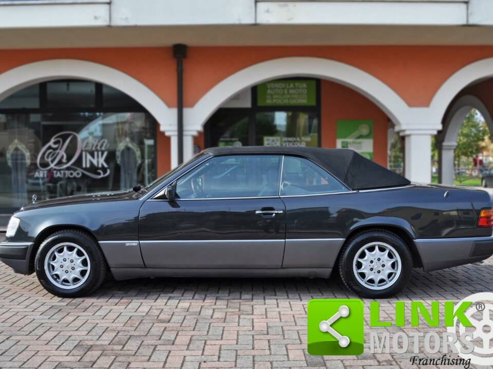Bild 2/10 von Mercedes-Benz 300 CE-24 (1993)