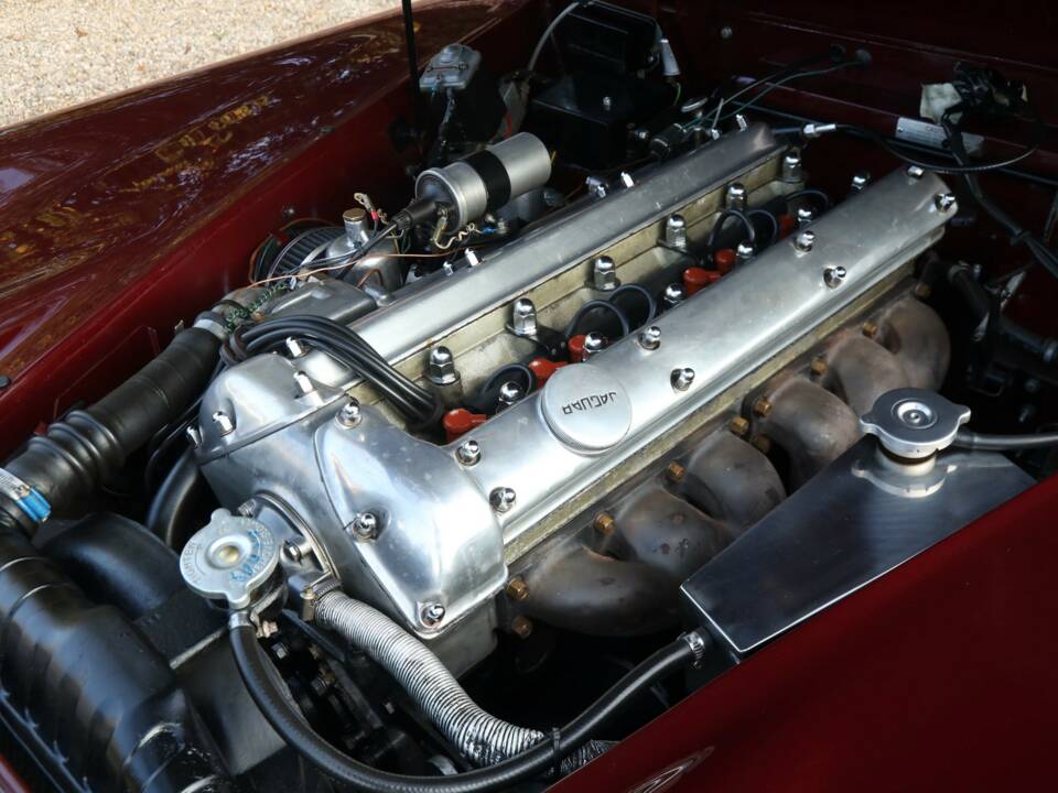 Immagine 4/50 di Jaguar XK 150 SE DHC (1958)