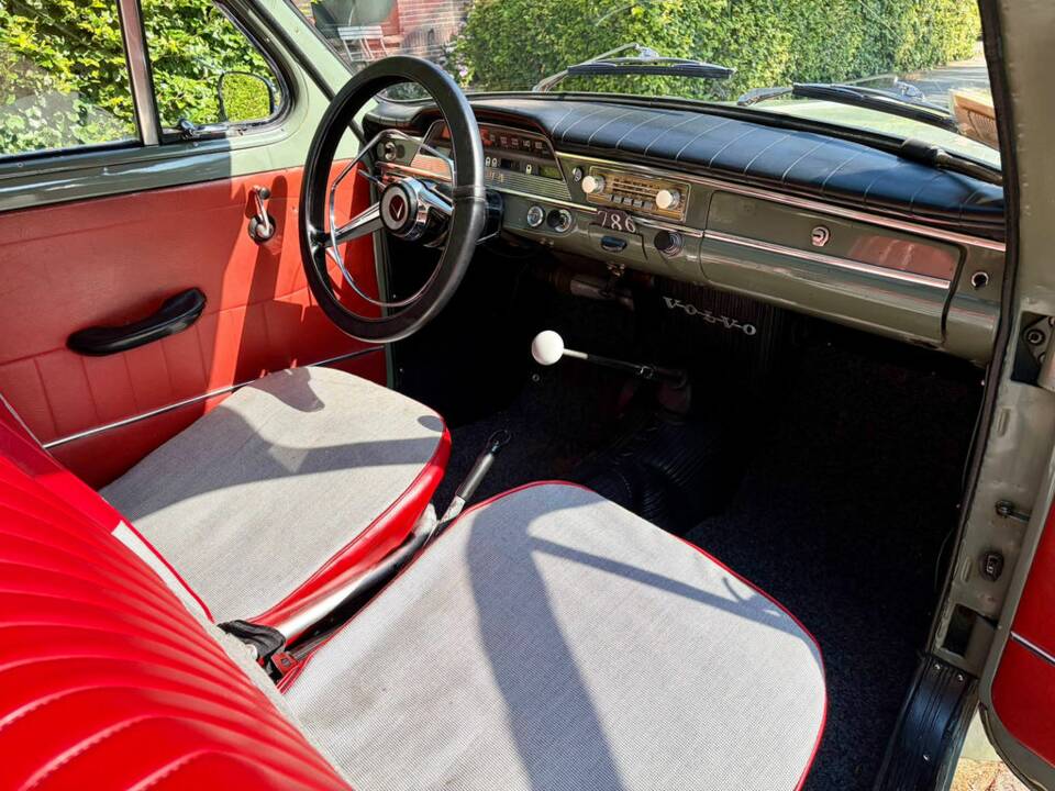 Image 7/8 of Volvo PV 544 (1960)