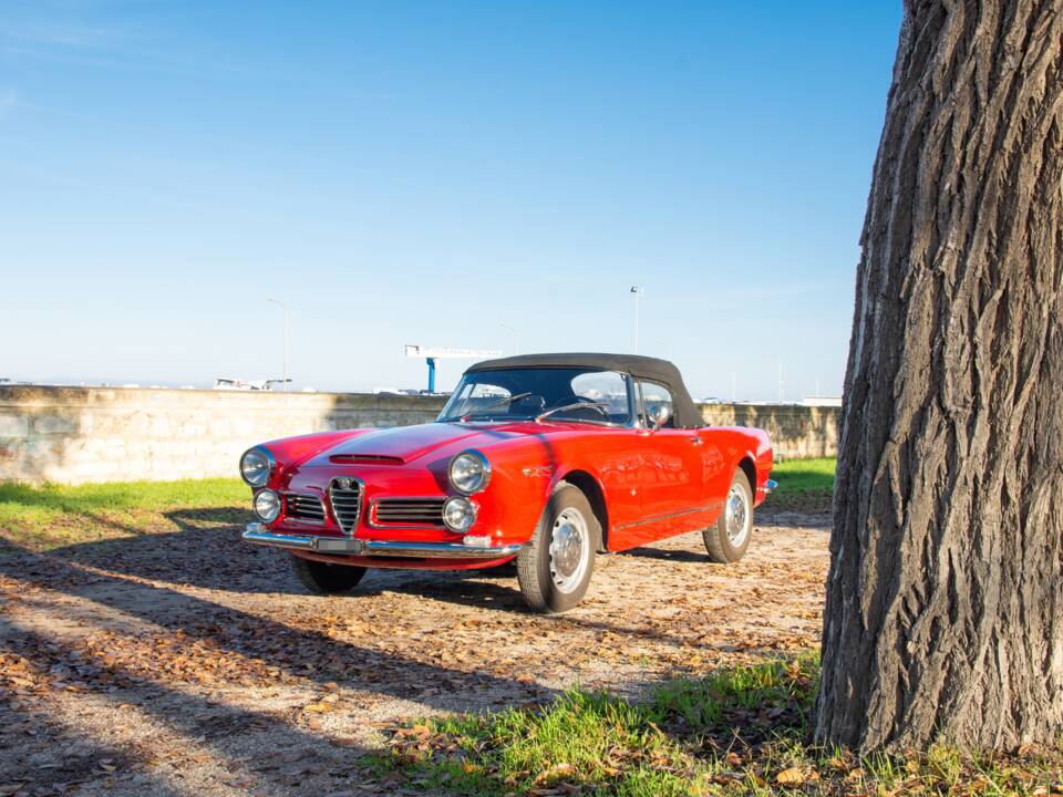 Immagine 4/94 di Alfa Romeo 2600 Spider (1964)