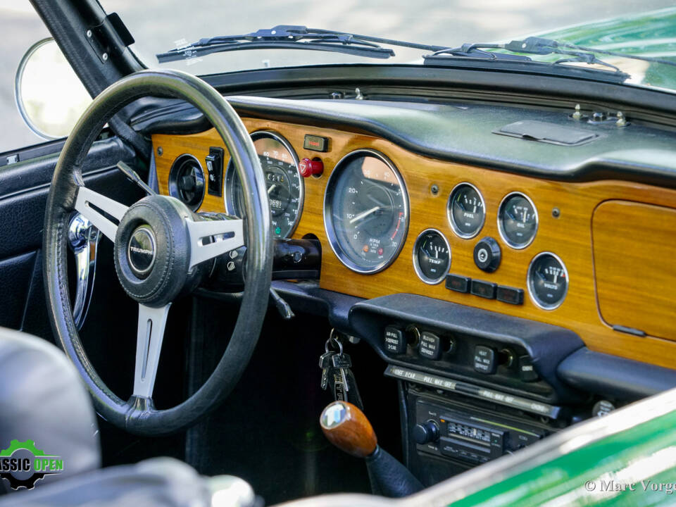Image 14/52 of Triumph TR 6 (1973)