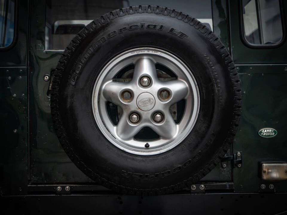 Immagine 8/41 di Land Rover Defender 90 (1995)