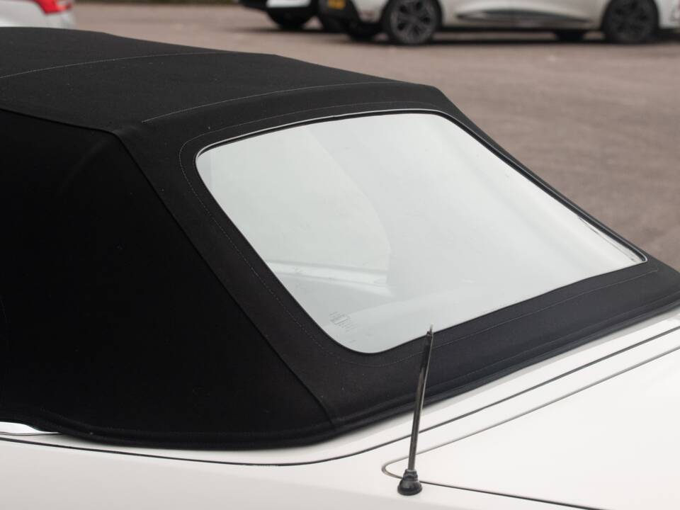 Image 13/50 of BMW 320i (1987)