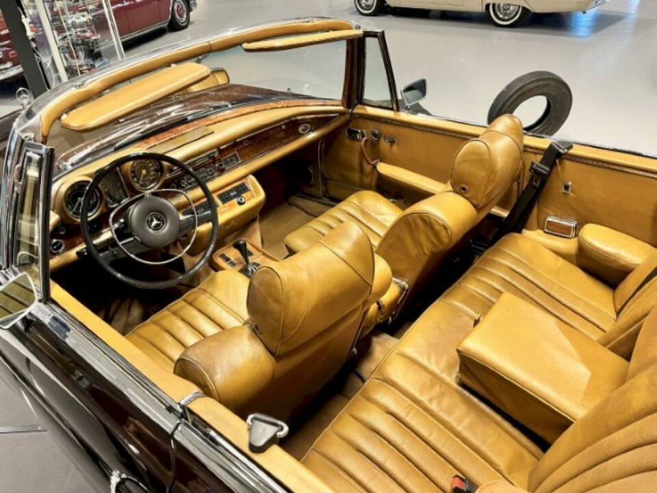 Bild 21/36 von Mercedes-Benz 280 SE 3,5 (1970)
