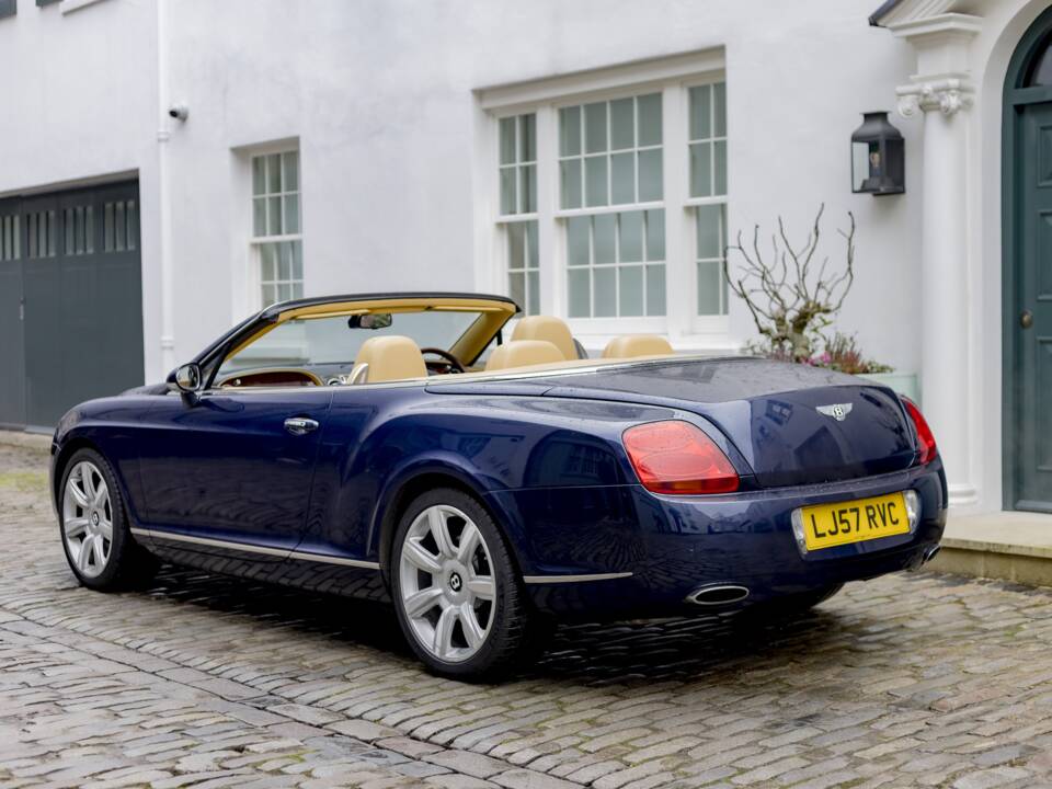 Imagen 8/33 de Bentley Continental GTC (2007)