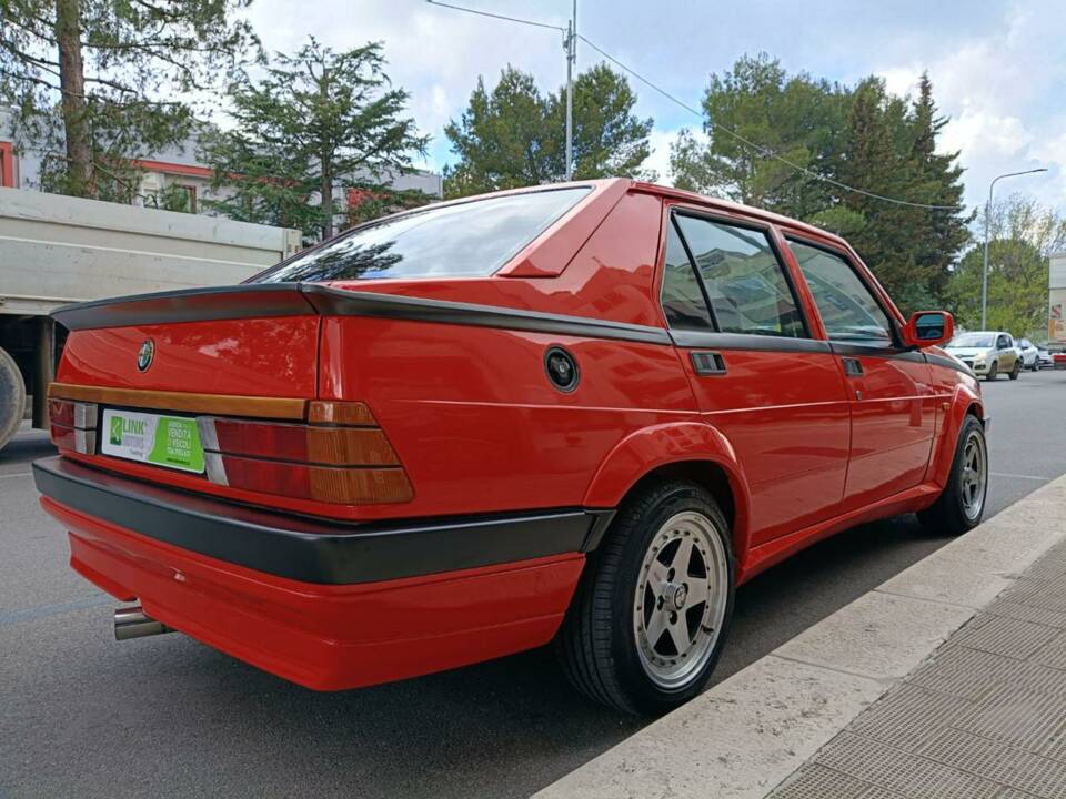 Image 34/42 of Alfa Romeo 75 1.8 (1991)