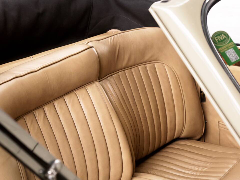 Image 40/50 de Jaguar XK 120 DHC (1953)