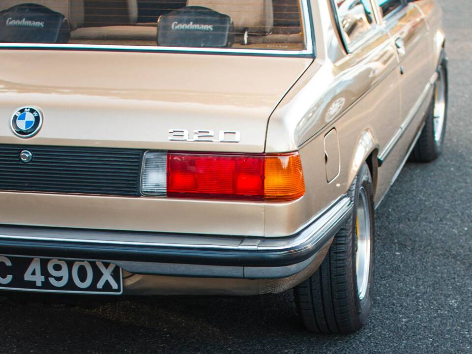 Imagen 10/20 de BMW 320 (1982)