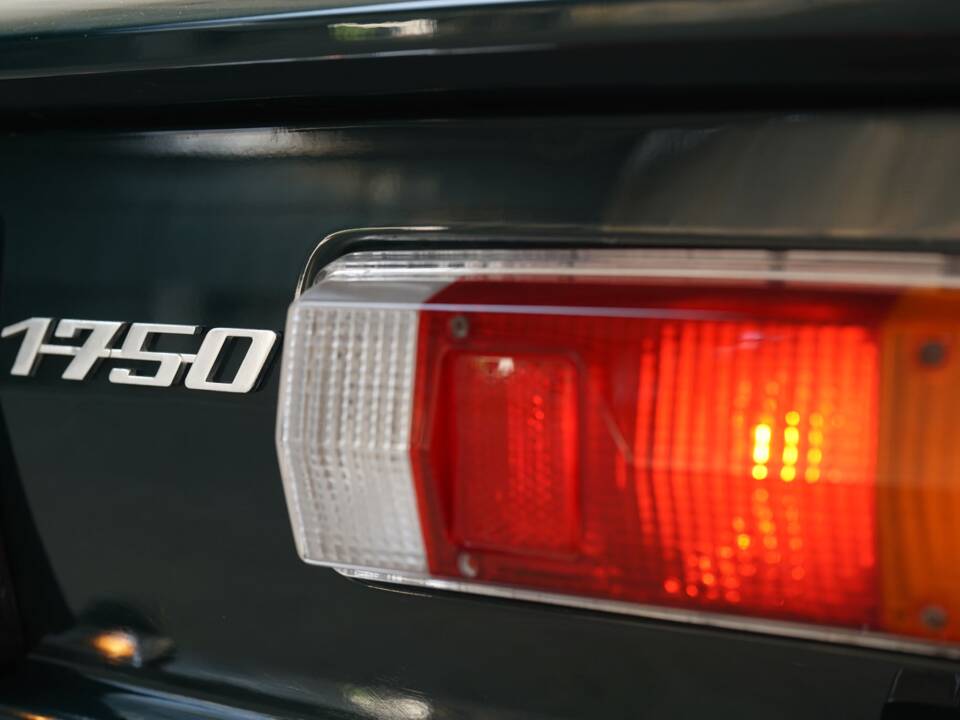 Image 74/83 of Alfa Romeo 1750 Berlina (1970)