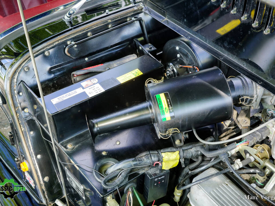 Image 18/54 of Morgan Plus 8 (1992)
