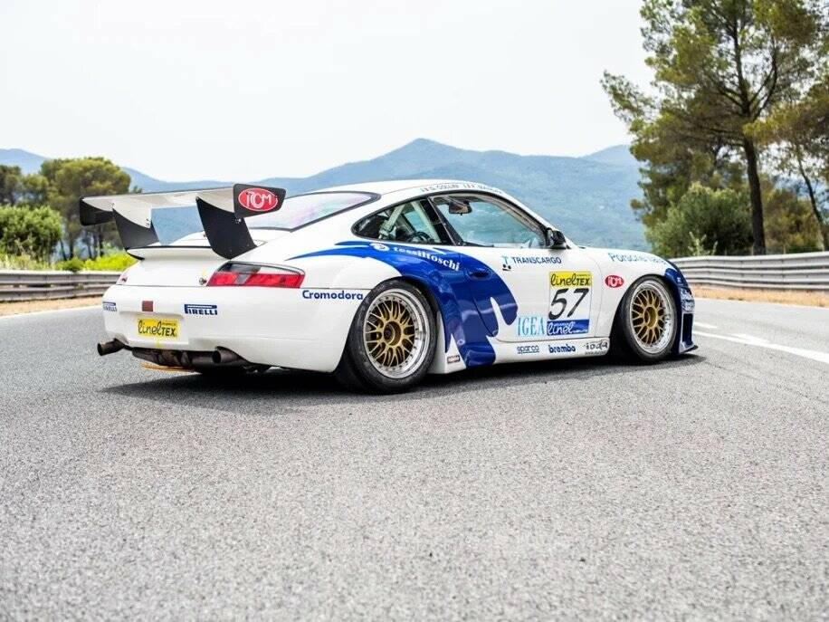 Image 5/18 de Porsche 911 GT3 R (2000)