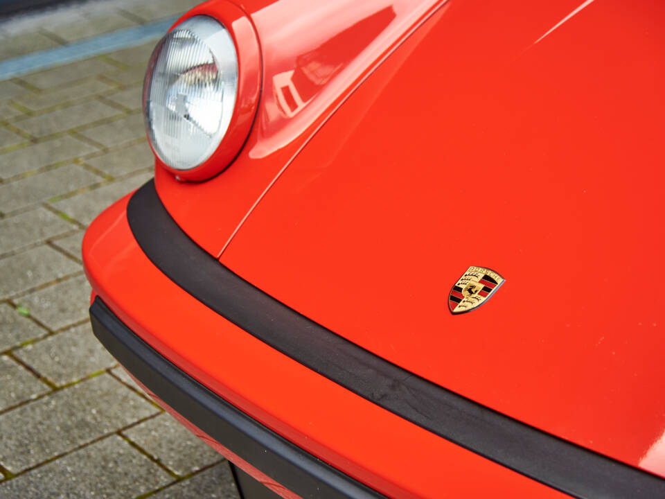 Immagine 16/47 di Porsche 911 Speedster 3.2 (1989)