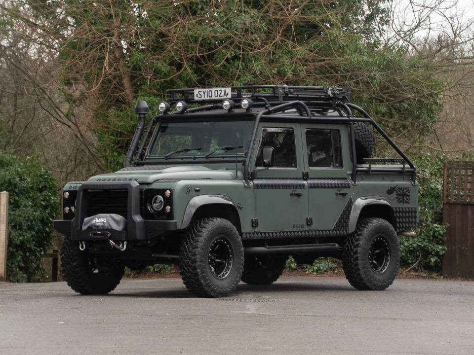 Image 31/50 de Land Rover Defender 110 Crew Cab SE (2010)