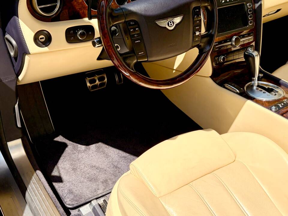 Bild 14/19 von Bentley Continental GTC (2006)