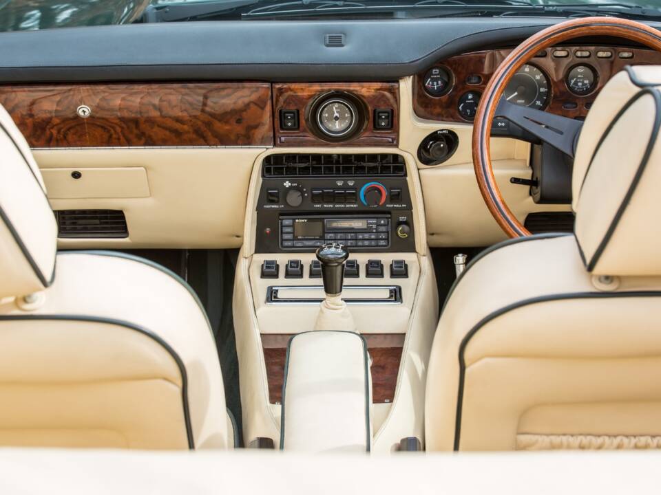 Bild 8/70 von Aston Martin V8 Vantage Volante X-Pack (1989)