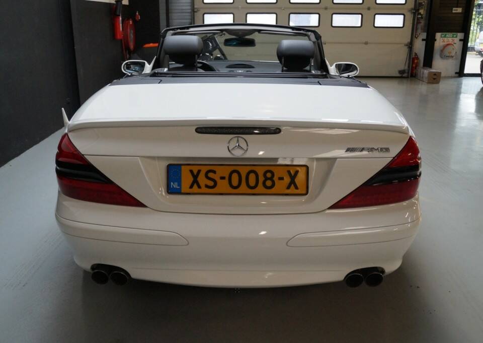 Image 40/46 of Mercedes-Benz SL 500 (2005)