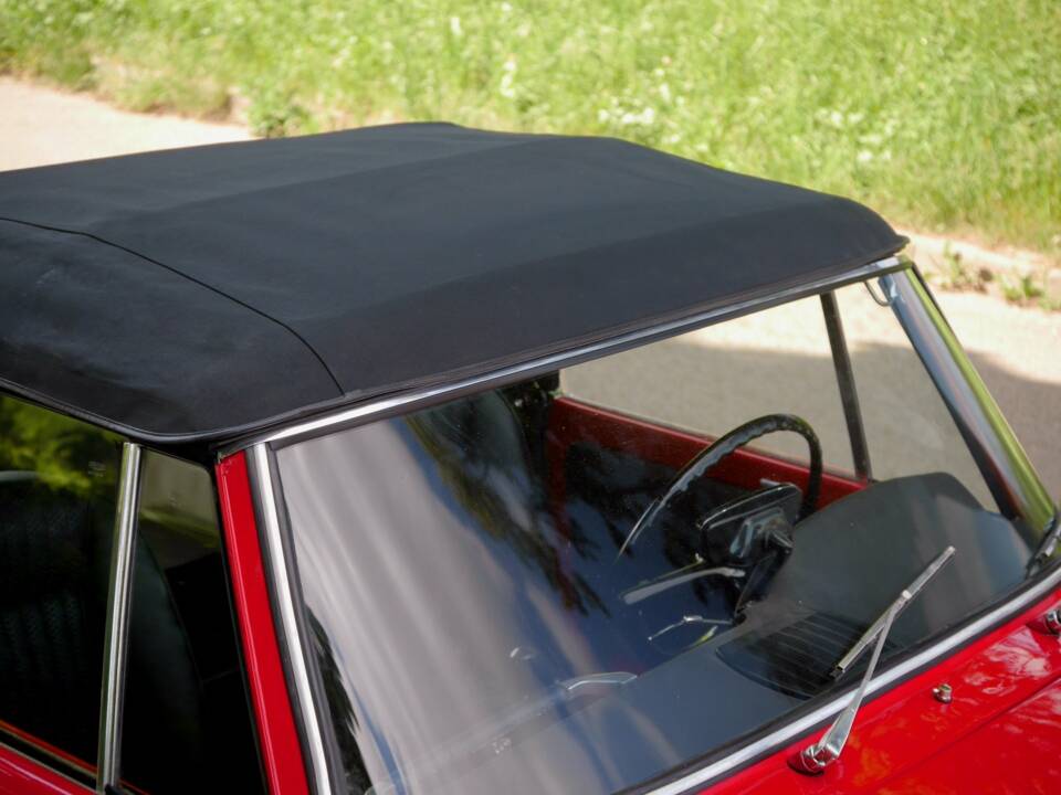 Image 16/29 of Innocenti Spider S (1966)