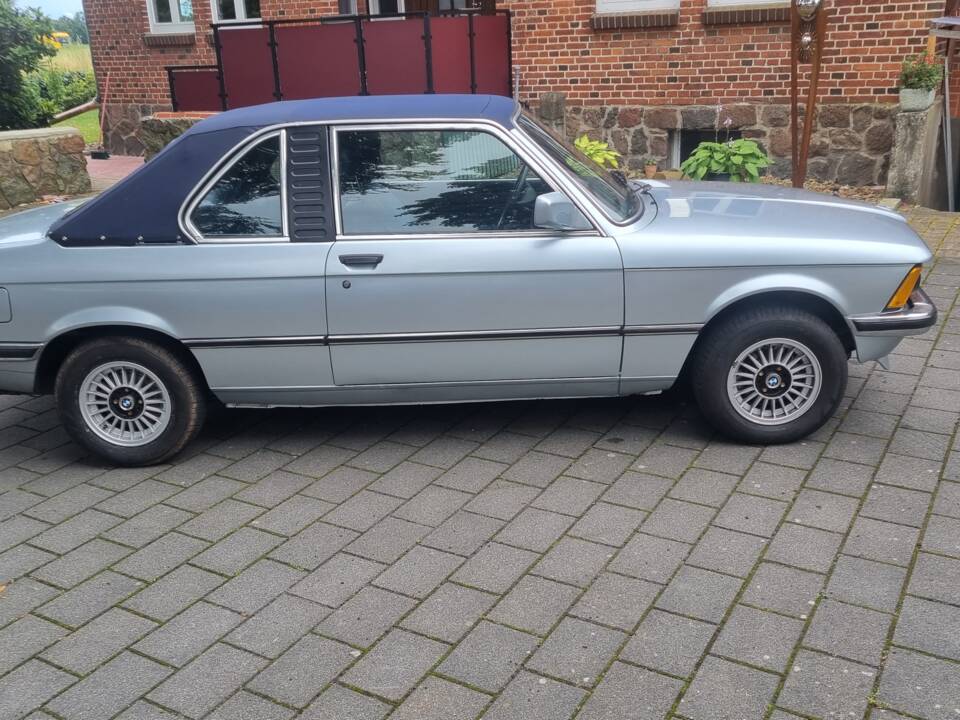 Image 13/18 of BMW 320 Baur TC (1980)