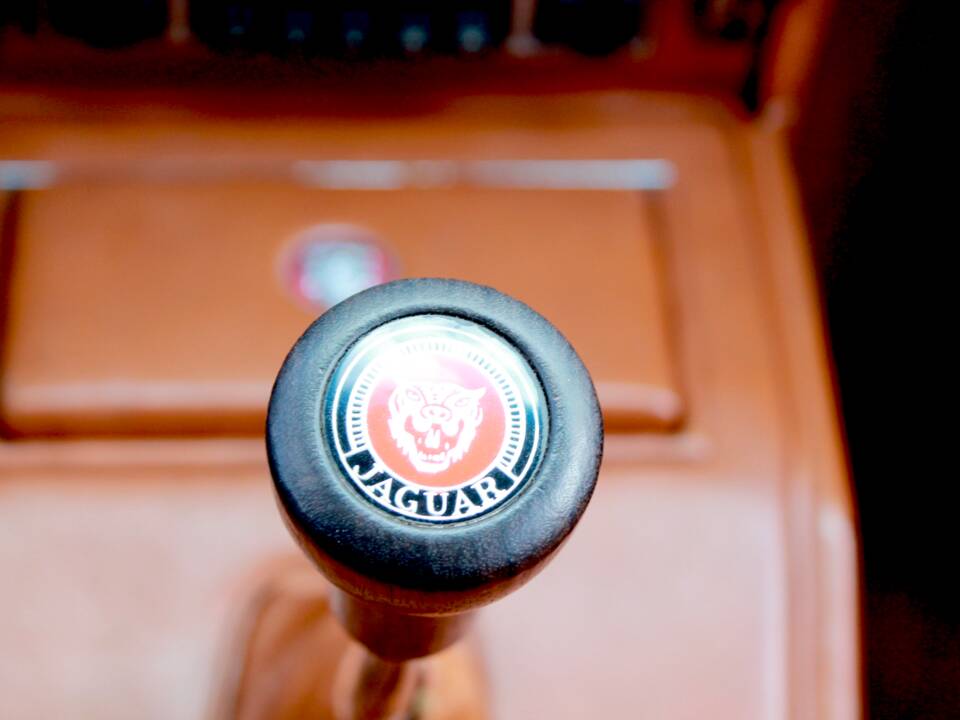 Bild 25/42 von Jaguar 240 (1968)