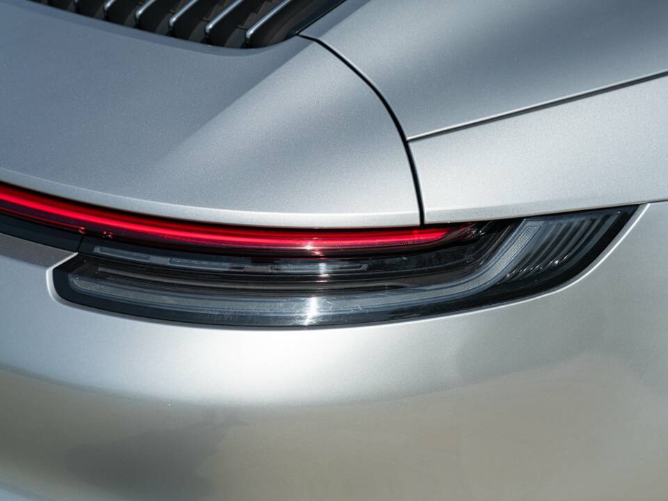 Image 17/50 of Porsche 911 Carrera 4S (2019)
