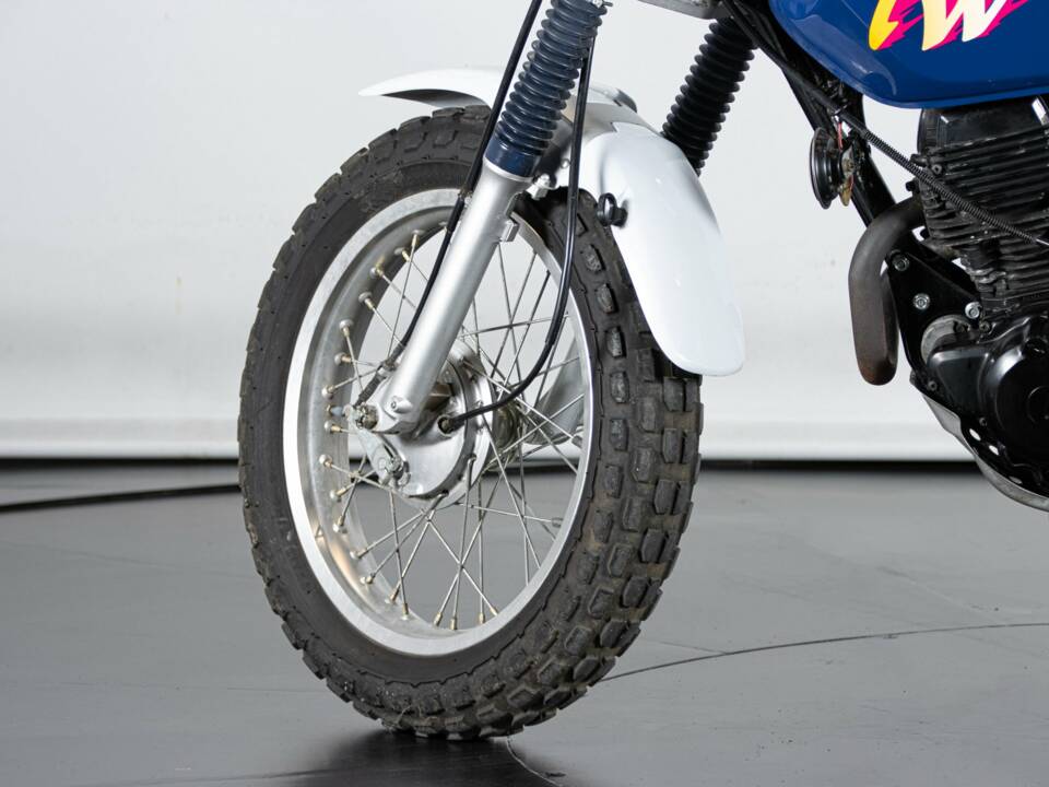 Bild 24/50 von Yamaha DUMMY (1995)