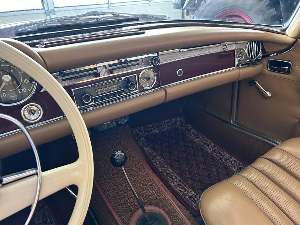 Image 15/40 de Mercedes-Benz 280 SL (1968)