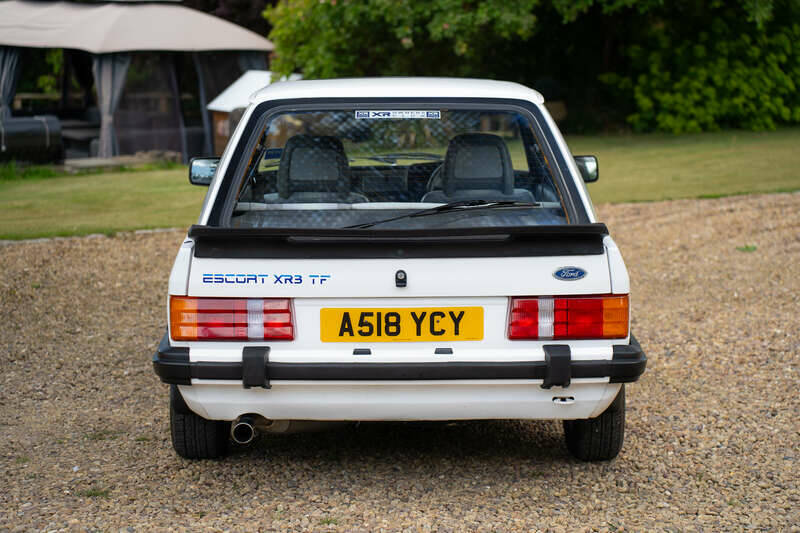 Image 12/50 of Ford Escort XR3i (1983)