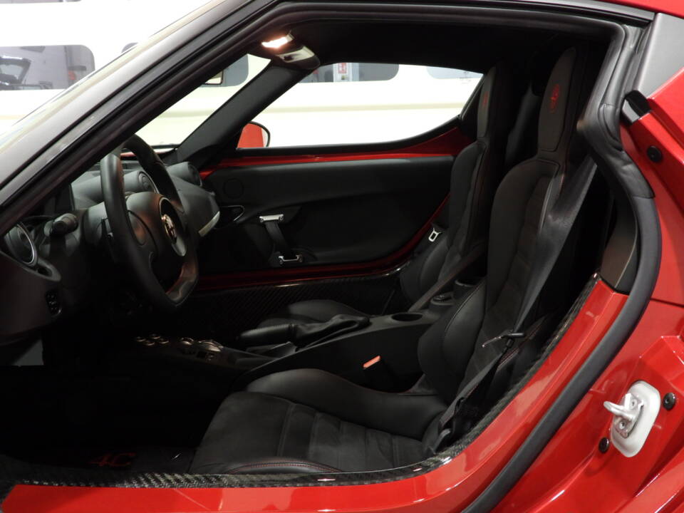 Image 5/15 of Alfa Romeo 4C (2017)