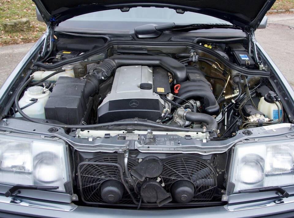 Bild 29/32 von Mercedes-Benz 280 TE (1993)