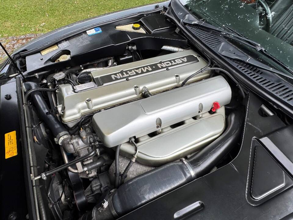 Image 25/28 of Aston Martin DB 7 Volante (1997)
