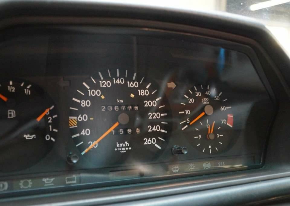 Bild 9/50 von Mercedes-Benz E 280 T (1994)