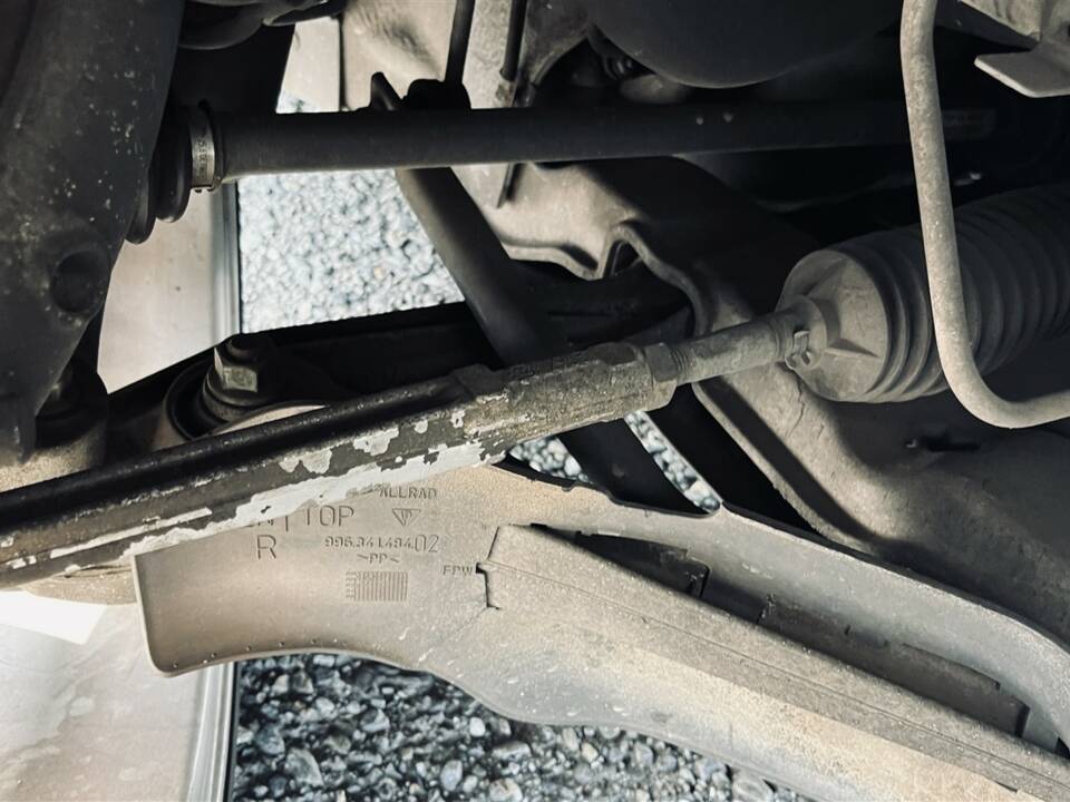 Image 37/39 of Porsche 911 Carrera 4S (2002)