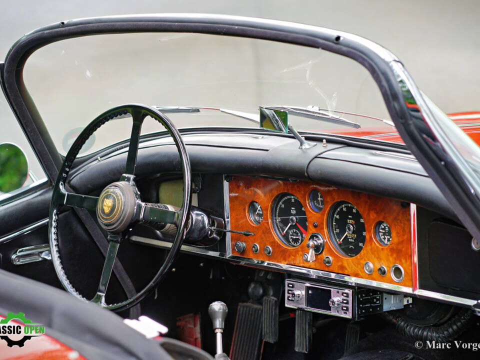 Afbeelding 11/50 van Jaguar XK 150 OTS (1958)