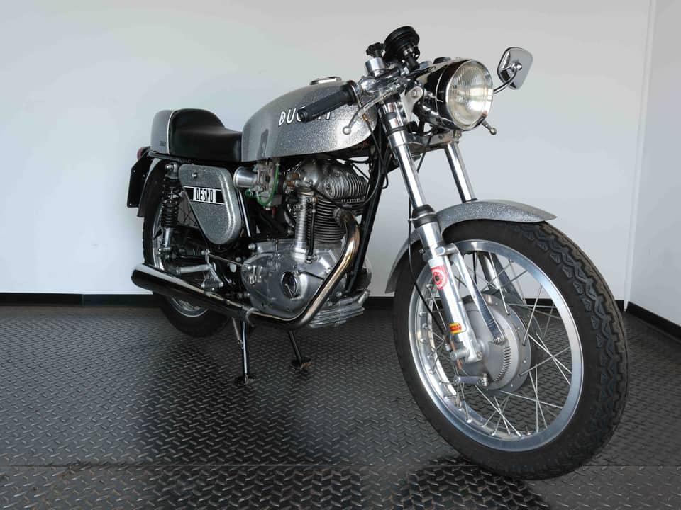 Image 43/64 of Ducati 350 Desmo (1971)