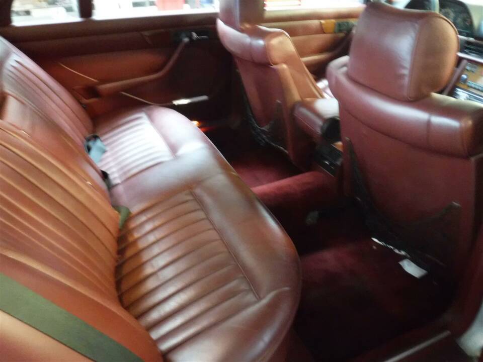 Image 27/31 de Mercedes-Benz 420 SEL (1986)