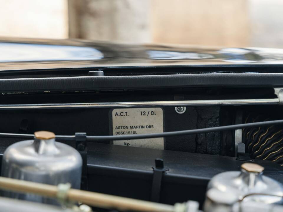 Afbeelding 63/75 van Aston Martin DB 5 Volante (1964)