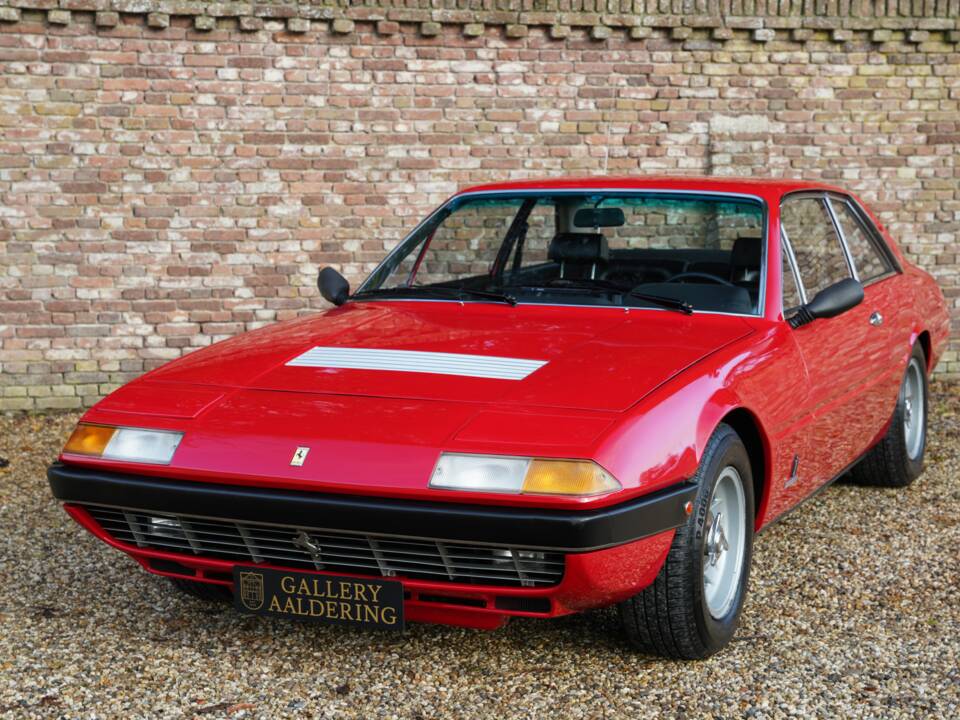 Image 20/50 de Ferrari 365 GT4 2+2 (1974)