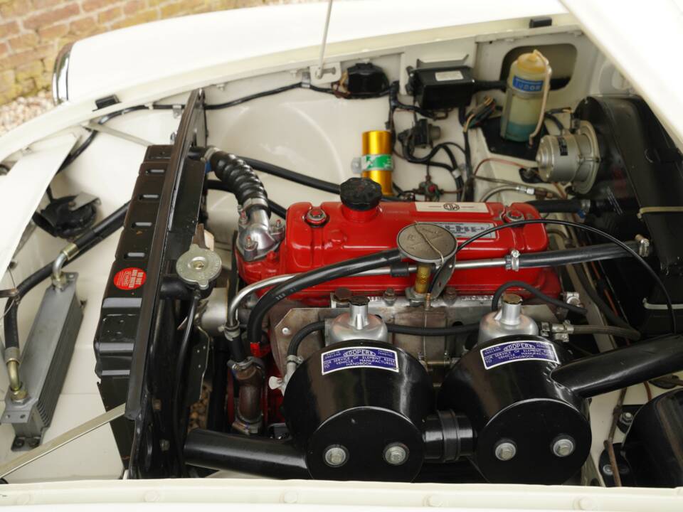 Bild 16/50 von MG MGB (1966)