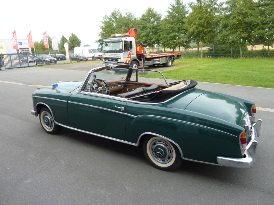Image 15/17 de Mercedes-Benz 220 S Cabriolet (1956)