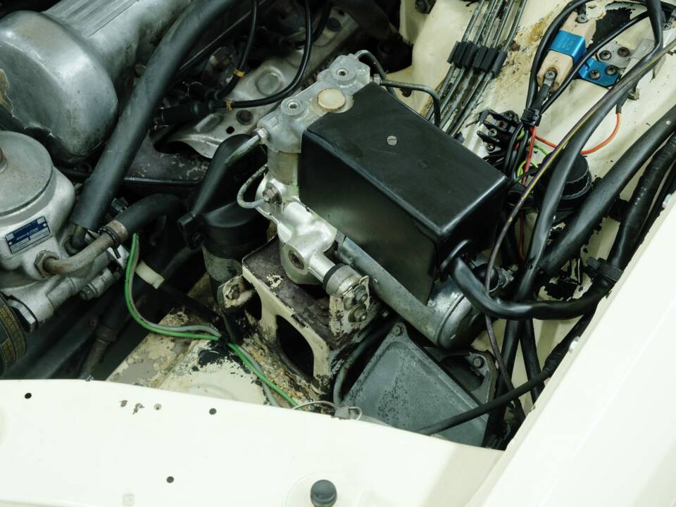 Bild 15/50 von Mercedes-Benz 380 SE (1980)