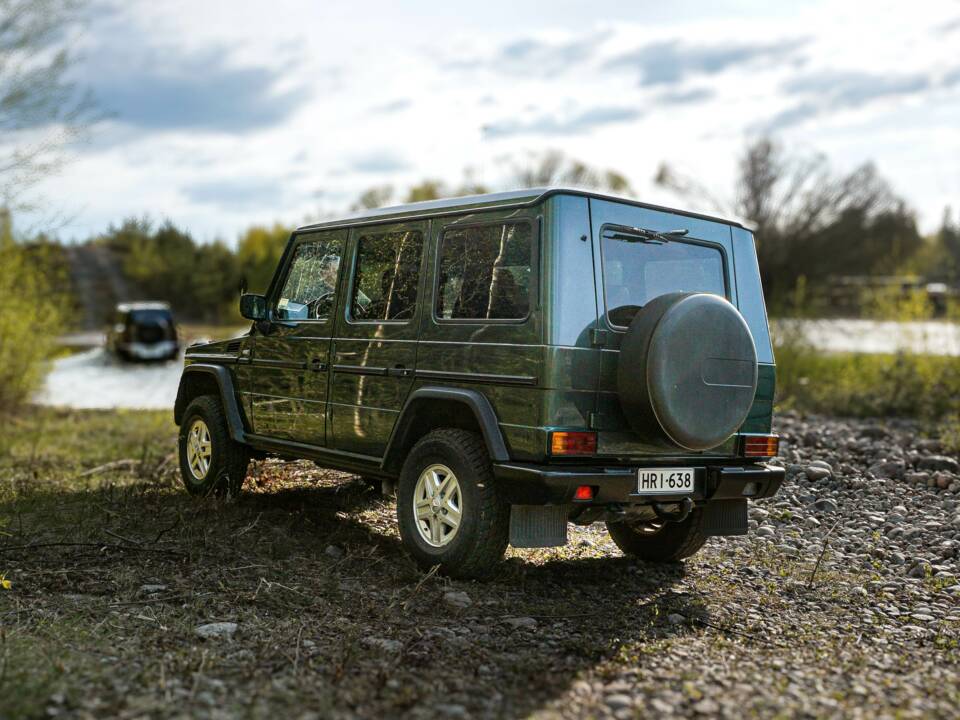 Bild 28/45 von Mercedes-Benz 300 GE (lang) (1991)