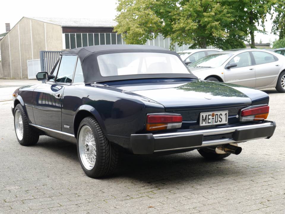 Image 21/50 of FIAT 124 Spidereuropa (1985)