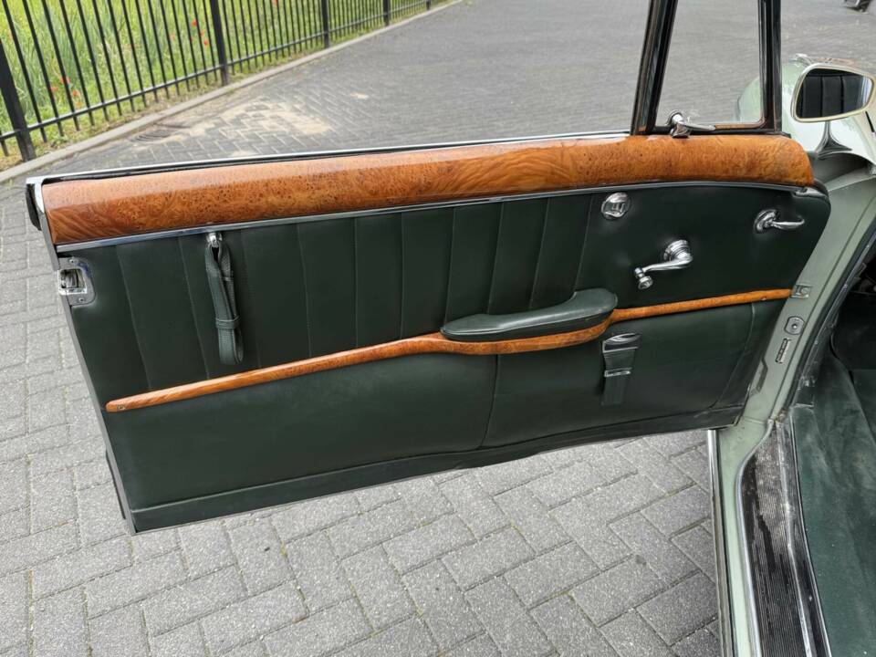 Image 37/50 of Mercedes-Benz 220 S Cabriolet (1958)