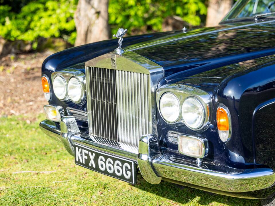 Image 13/50 of Rolls-Royce Silver Shadow I (1968)