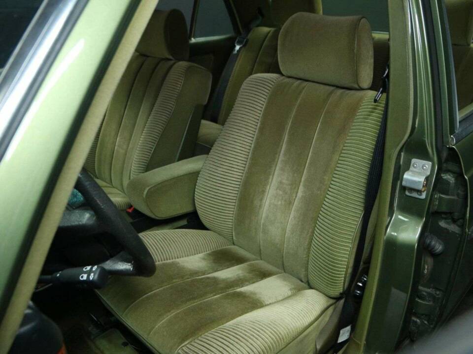 Bild 11/50 von Mercedes-Benz 300 D (1981)