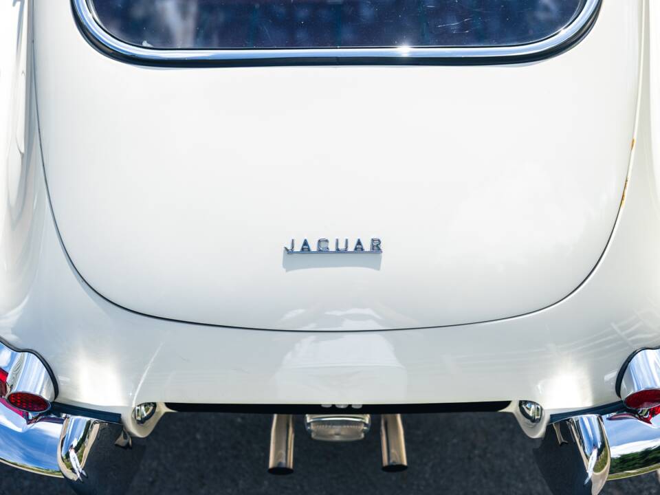 Image 12/50 de Jaguar Type E 3.8 (1963)
